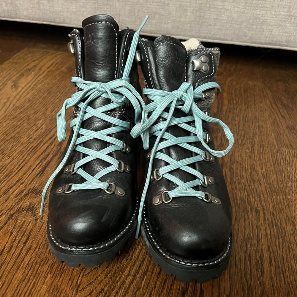 Woolrich Black Leather Hiking-Style Ankle Boots with Light Blue Laces
